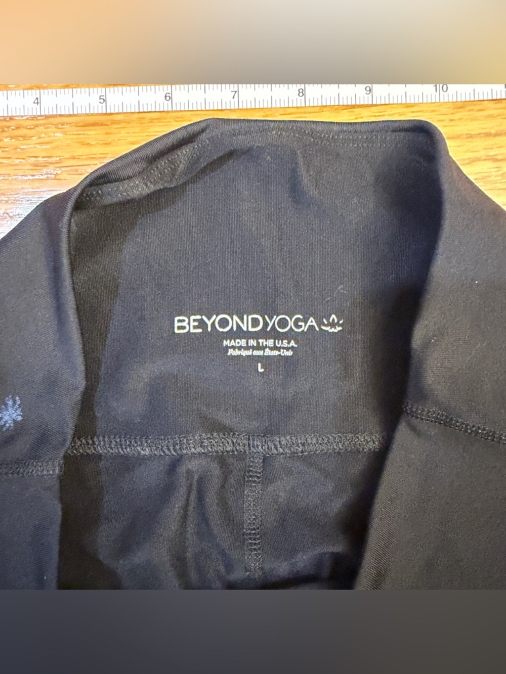 Beyond Yoga Black Palm Tree High Waisted Midi Leggings - Size Large - Picture 4 of 8